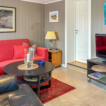 Apartment Lovely In Myklebost With Wifi *